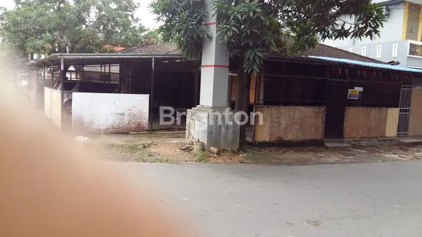 image TEMPAT USAHA TEPI JALAN (1)