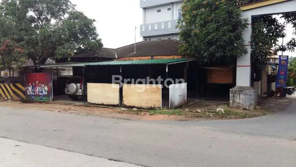 image TEMPAT USAHA TEPI JALAN (3)