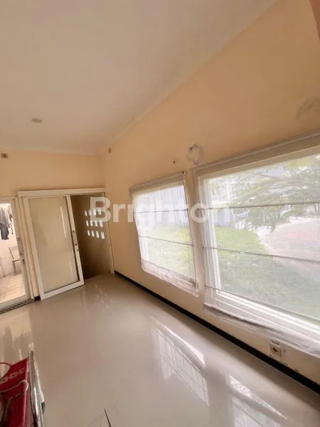 image RUMAH CANTIK DESAIN MEWAH DI TIRTASANI ROYAL RESORT (6)