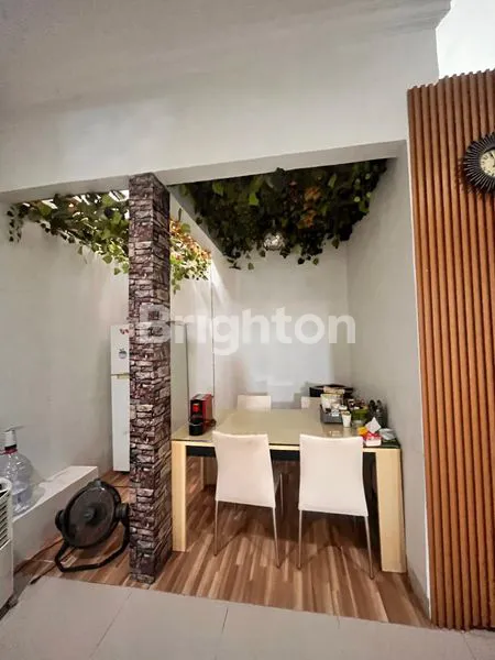 image RUMAH CANTIK DESAIN MEWAH DI TIRTASANI ROYAL RESORT (4)