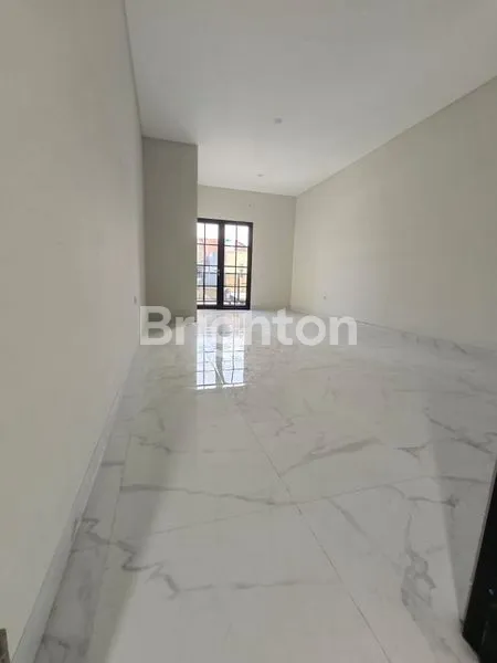 image RUMAH MINIMALIS MODERN COCOK UNTUK MAHASISWA, KELUARGA KECIL, 15 MENIT KE STASIUN GUBENG, DEKAT RUMAH SAKIT UNAIR, KAMPUS C UNAIR, KAMPUS ITS, GALAXY MALL (5)