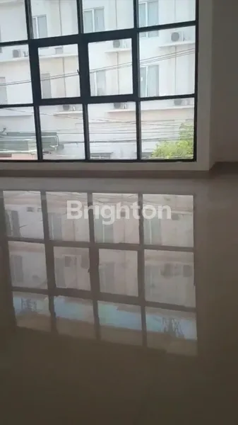 image RUKO 2 LANTAI DI JALAN DEWI SRI (7)