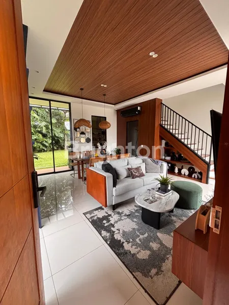 image OPPORTUNITY! RUMAH BARU LOKASI PREMIUM DI GIANTARA SERPONG CITY (2)