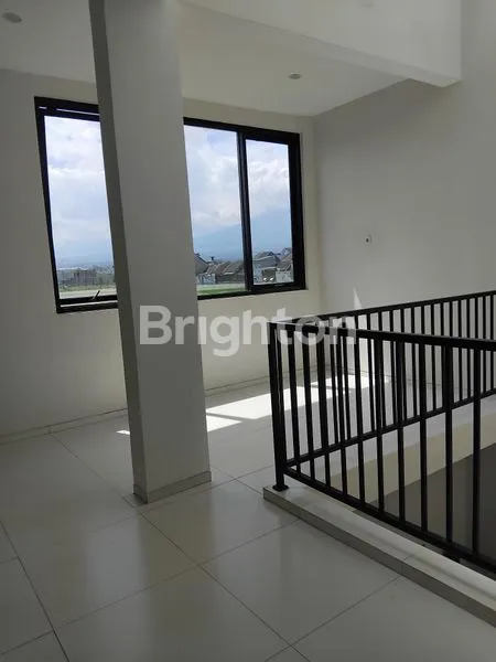 image RUMAH 2,5 LANTAI TOMBRO REDIDENCE (4)