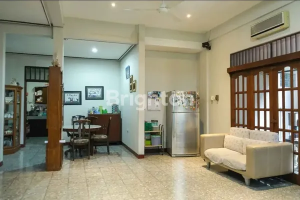 image RUMAH HOOK SIAP HUNI 2 LANTAI DI DUKUH KUPANG, DEKAT DENGAN TOL SATELITE DAN CIPUTRA WORLD MALL (6)