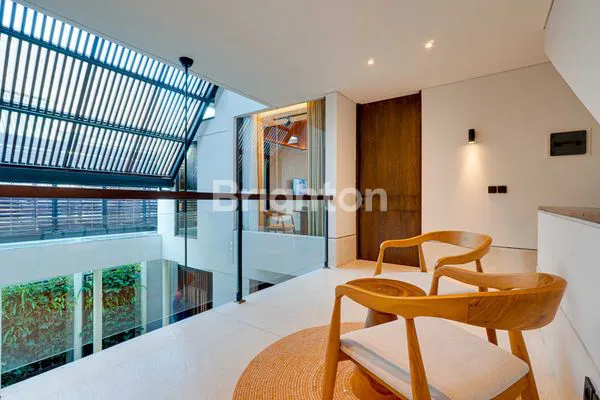 image JONG VILLA – MODERN LUXURY MEETS BALINESE SERENITY (4)