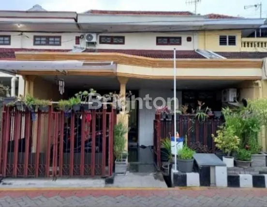 image RUMAH SIAP HUNI DENGAN LOKASI SANGAT STRATEGIS DEKAT RAYA MULYOSARI, MINIMARKET, MALL, DAN KAMPUS TERNAMA DI SURABAYA (1)