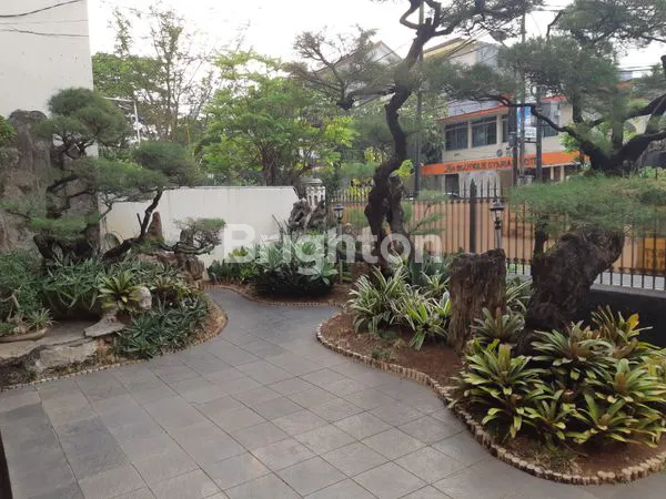 image RUMAH MODERN KLASIK  DI KRAMAT JAYA SENEN (2)