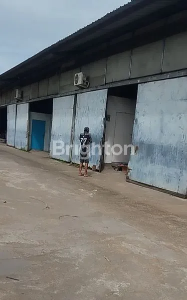 image GUDANG LUAS DEKAT PELABUHAN KOMYOS SOEDARSO PONTIANAK BARAT (2)