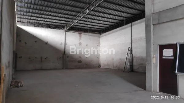 image GUDANG SEWA RANGKA BAJA DEKAT PELABUHAN KOMYOS SOEDARSO PONTIANAK BARAT (5)