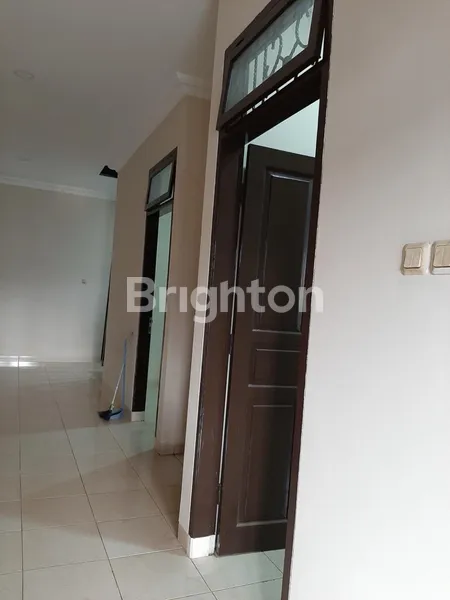 image RUMAH 2 LANTAI 180M2 DI DALAM CLUSTER ASRI (5)