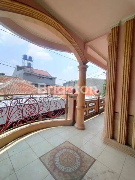 image RUMAH CLASSIC 3,5 LANTAI AREA KACAPIRING AHMAD YANI (3)