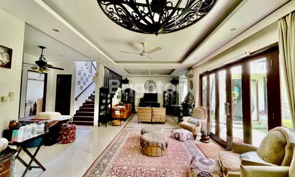 image RUMAH MEWAH TAMAN & POOL MAMPANG STRATEGIS DALAM PRIVATE TOWNHOUSE (1)