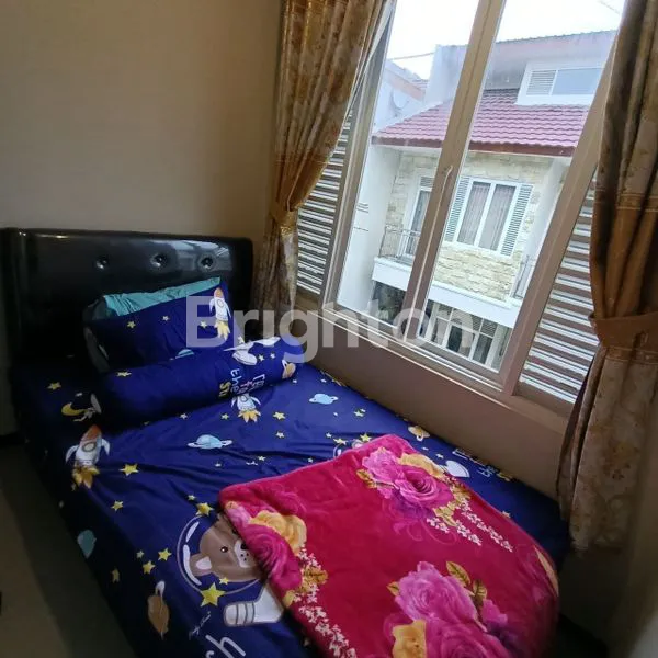 image VILLA 3 LANTAI DENGAN KOLAM RENANG, HANYA 5 MENIT DARI ALUN-ALUN KOTA BATU! (7)