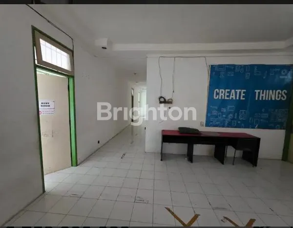 image RUMAH 2 LANTAI DEKAT UNIVERSITAS SEKOLAH POLDA GAYUNG KEBONSARI (4)