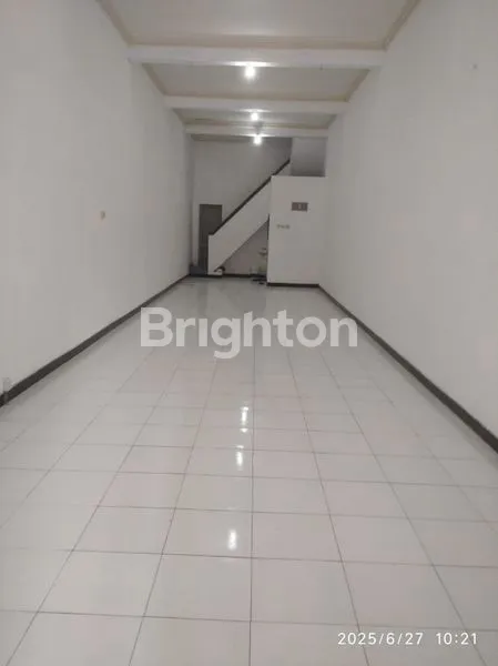 image RUKO 2,5 LANTAI DI LOKASI STRATEGIS DI SEMARANG TENGAH. SELALU RAMAI (2)