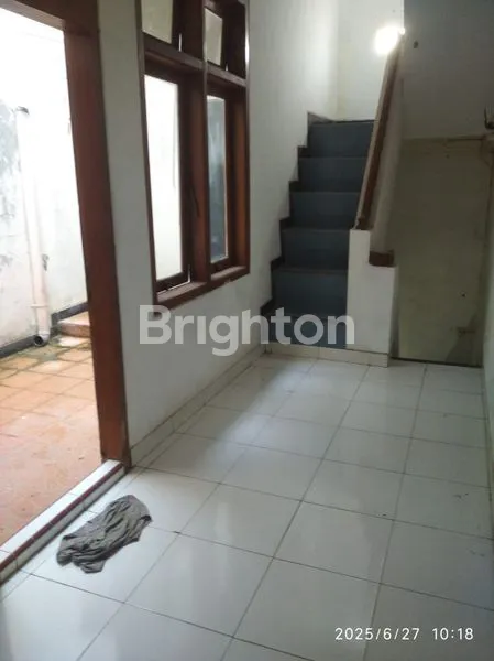 image RUKO 2,5 LANTAI DI LOKASI STRATEGIS DI SEMARANG TENGAH. SELALU RAMAI (4)