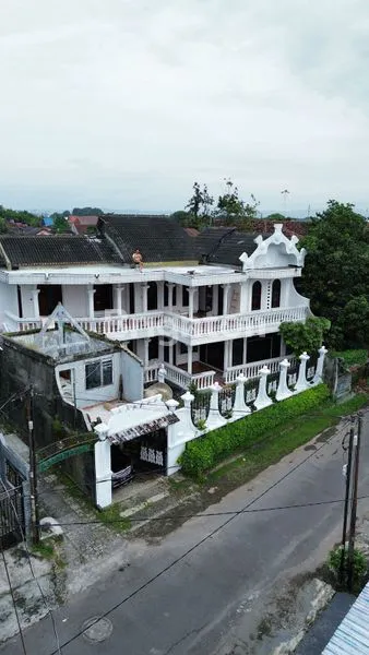 image RUMAH GAYA SEMI EROPAH DI JOGJA. (1)