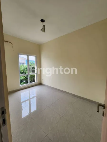 image RUMAH FRESH BARU JADI HARGA MENARIK DI SEKTOR GADING SERPONG (5)
