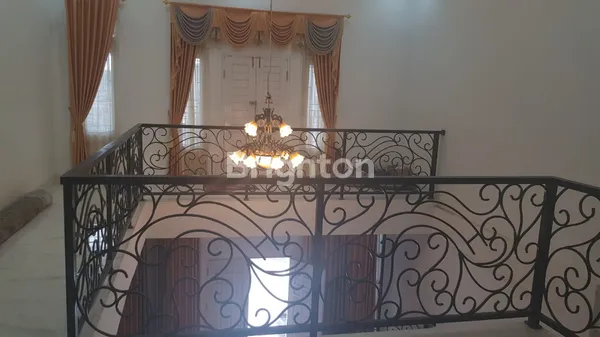 image DI JUAL RUMAH MEWAH 2 LANTAI MODERN-KLASIK DI SUMBER INDAH BATU AMPAR - SHM & SIAP HUNI (7)