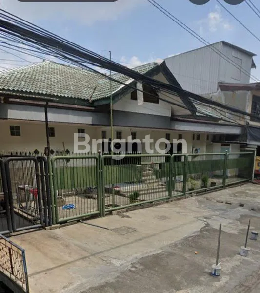 image RUMAH USAHA STRATEGIS DI JL KLAMPIS INDAH (1)