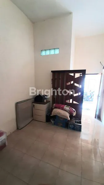 image KIOS DISEWAKAN.  ISTIMEWA & SANGAT TERAWAT. SELANGKAH KE PASAR SATRIO WIBOWO. POSISI RUKO SUDAH TINGGI. 5 MENIT KE SMK FARMASI TLOGOSARI. 10 MENIT KE USM. 5 MENIT KE PUSAT KULINER  & PERDAGANGAN TLOGOSARI. 20 MENIT KE PUSAT KOTA SEMARANG (2)