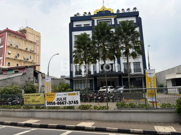 GEDUNG 5 LANTAI FULL FASILITAS DI JAKARTA SELATAN – LOKASI STRATEGIS & AKSES MUDAH