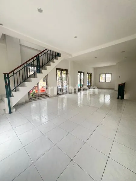 image INVESTASI RUKO 2 LANTAI LOKASI KOMERSIAL (8)
