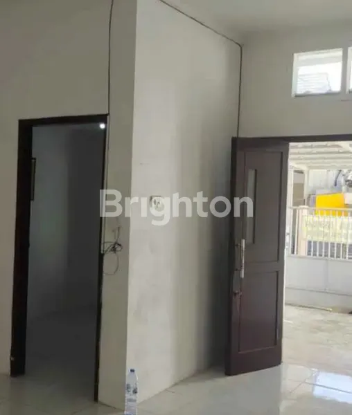 image RUMAH STRATEGIS SIAP HUNI AKSES MUDAH DI MEDAYU DEKAT UPN & MERR RUNGKUT  (4)