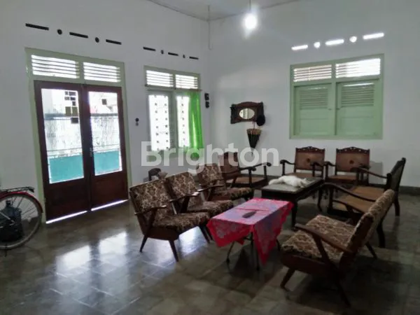 image *RUMAH ANTIK DAN TERAWAT TENGAH KOTA SIAP HUNI AREA PUNGGAWAN * (3)