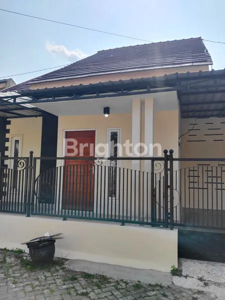 image RUMAH MODERN 1 LANTAI DI KOTA KEDIRI\N (1)