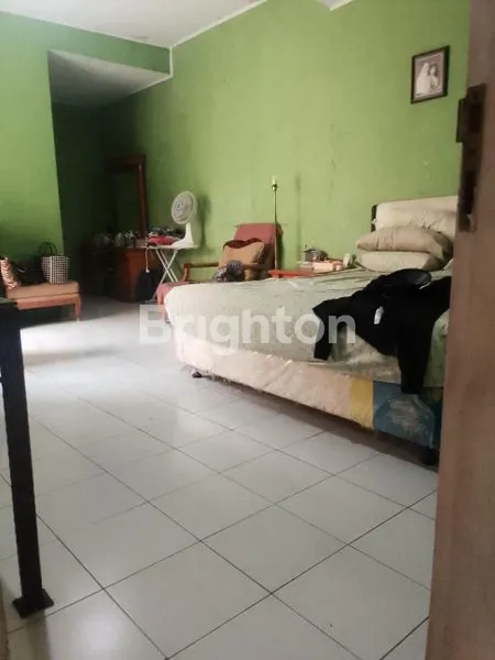 image RUMAH STANDAR DI LOKASI EMAS BSD – COCOK TINGGAL RUMAH KOS ATAU TEMPAT USAHA (4)