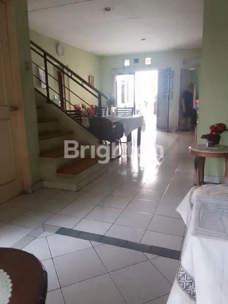 image RUMAH STANDAR DI LOKASI EMAS BSD – COCOK TINGGAL RUMAH KOS ATAU TEMPAT USAHA (3)