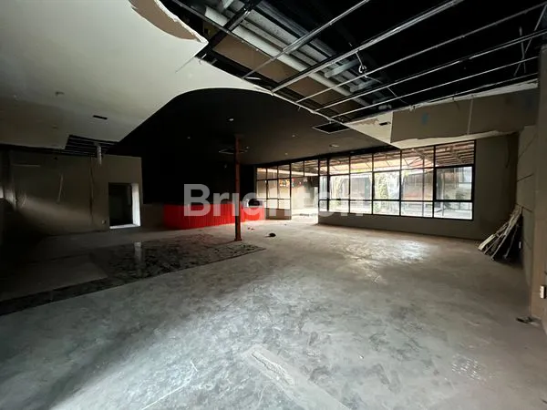 image RUANG USAHA STRATEGIS TENGAH KOTA COCOK BUAT COFFE SHOP/RESTO DAN KANTOR (4)