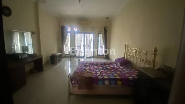 image DIJUAL RUKO 2 LANTAI LOKASI RAMAI & STRATEGIS – JL RAYA CILILITAN, PINGGIR JALAN, DEKAT PGC! (7)