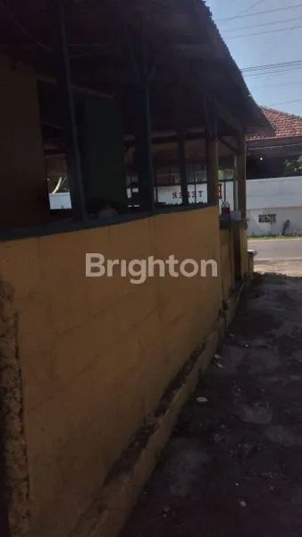 image DIJUAL RUMAH TENGAH KOTA SOLO STRATEGIS COCOK BUAT USAHA  (2)