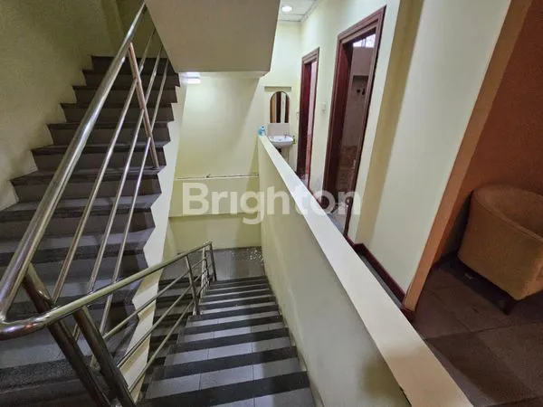 image RUKO BESAR GANDENG STRATEGIS SUDIRMAN BALIKPAPAN ISTIMEWA PARKIR LUAS (3)