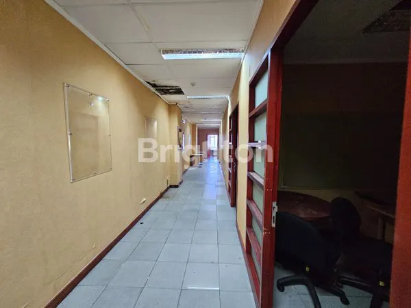 image RUKO BESAR GANDENG STRATEGIS SUDIRMAN BALIKPAPAN ISTIMEWA PARKIR LUAS (6)