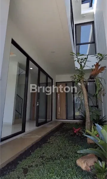 image RUMAH 2 LANTAI DI CEMOROKANDANG KOTA MALANG (2)