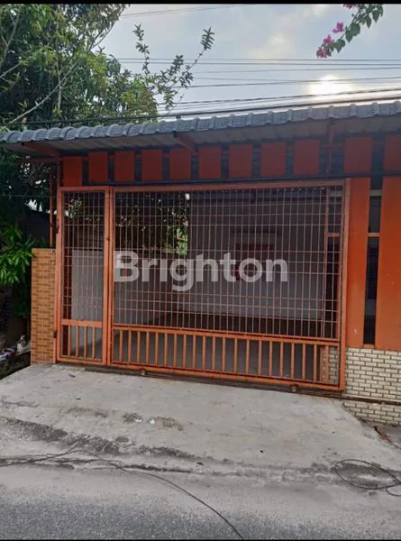 image RUMAH DENGAN TERAS LUAS TIPE 99/144 DI DAERAH PEMUDA RIAU UJUNG (1)