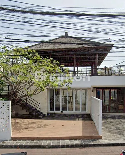 TANAH 10 ARE BONUS BANGUNAN BEKAS RESTAURANT