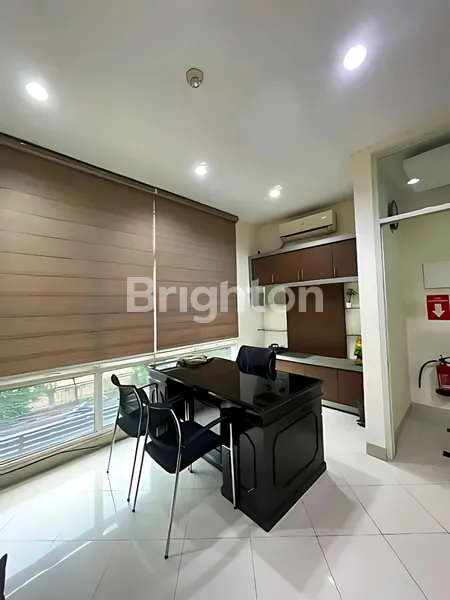 image RUKAN PREMIUM PERMATA SENAYAN – LOKASI STRATEGIS UNTUK KANTOR & USAHA (6)