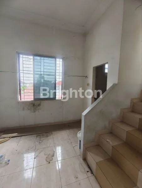 image RUKO 3 LANTAI PADAT PENDUDUK (2)