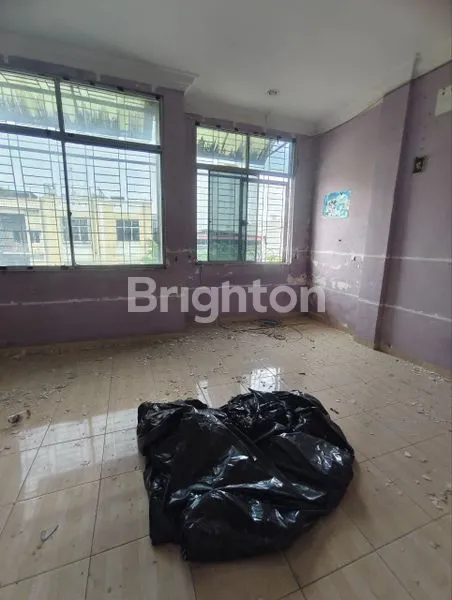 image RUKO 3 LANTAI PADAT PENDUDUK (7)