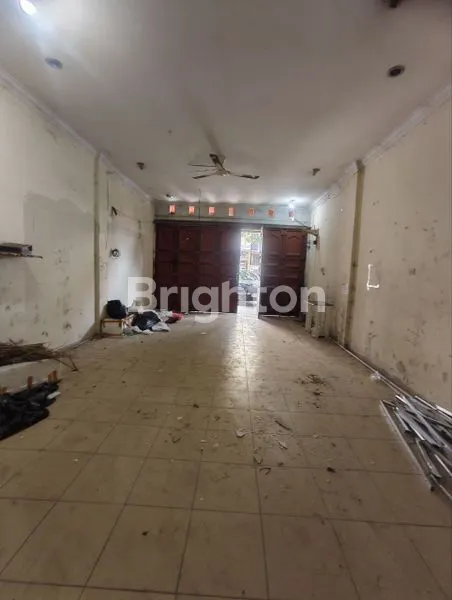 image RUKO 3 LANTAI PADAT PENDUDUK (1)