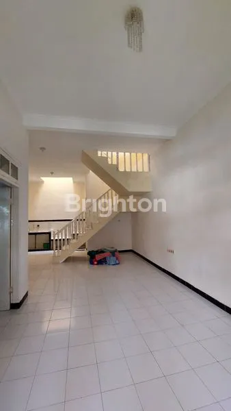 image JUAL SEWA KONTRAK RUMAH 2 LANTAI SEMI FURNISH MULYOSARI SURABAYA TIMUR (4)