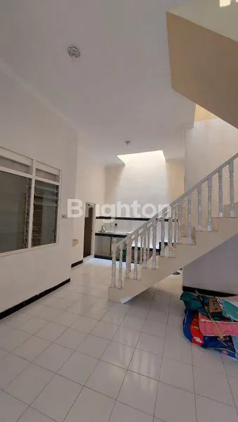 image JUAL SEWA KONTRAK RUMAH 2 LANTAI SEMI FURNISH MULYOSARI SURABAYA TIMUR (7)