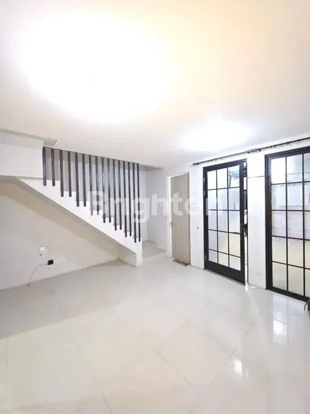 image JUAL RUMAH 2 LANTAI GRAND PAKUWON TANDES TANJUNGSARI SURABAYA BARAT (3)