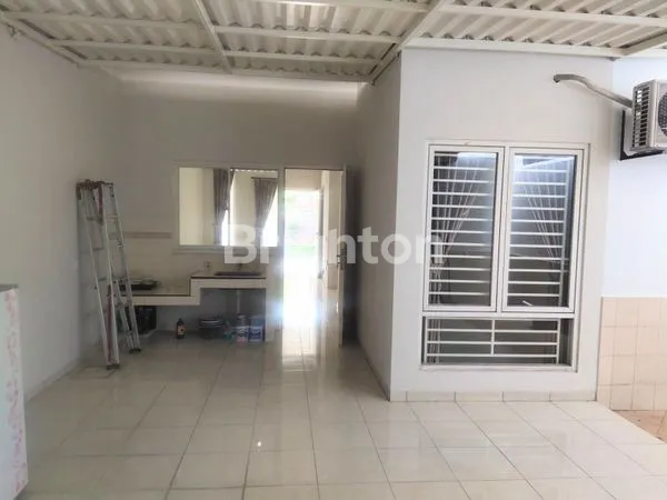 image RUMAH IDEAL DISEWAKAN TENGAH KOTA STRATEGIS NYAMAN DEKAT BANDARA DAN JALAN TOL DI GRAHA PADMA SEMARANG  (3)