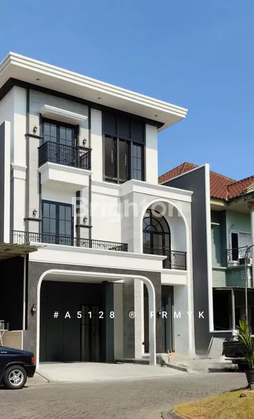 image [A5128] CITRALAND RUMAH BARU 3 LANTAI AMERICAN, SURABAYA BARAT DEKAT GWALK, EMERALD MANSION, VILLA TAMAN TELAGA, TELAGA GOLF, NEWTON HILL, PURI WIDYA, PAKUWON INDAH (2)